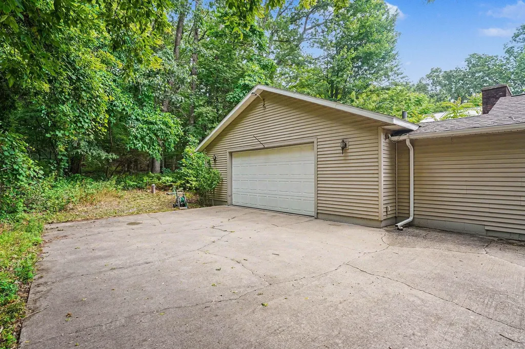 860 E Norton Avenue Norton Shores City MI 49444