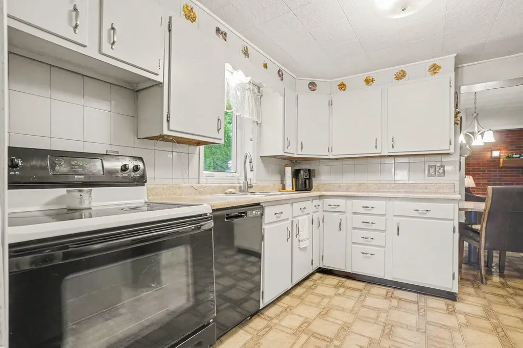 860 E Norton Avenue Norton Shores City MI 49444