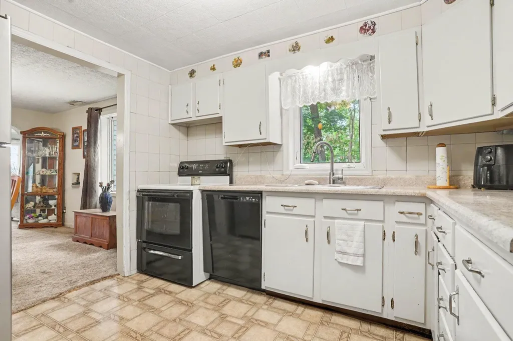 860 E Norton Avenue Norton Shores City MI 49444