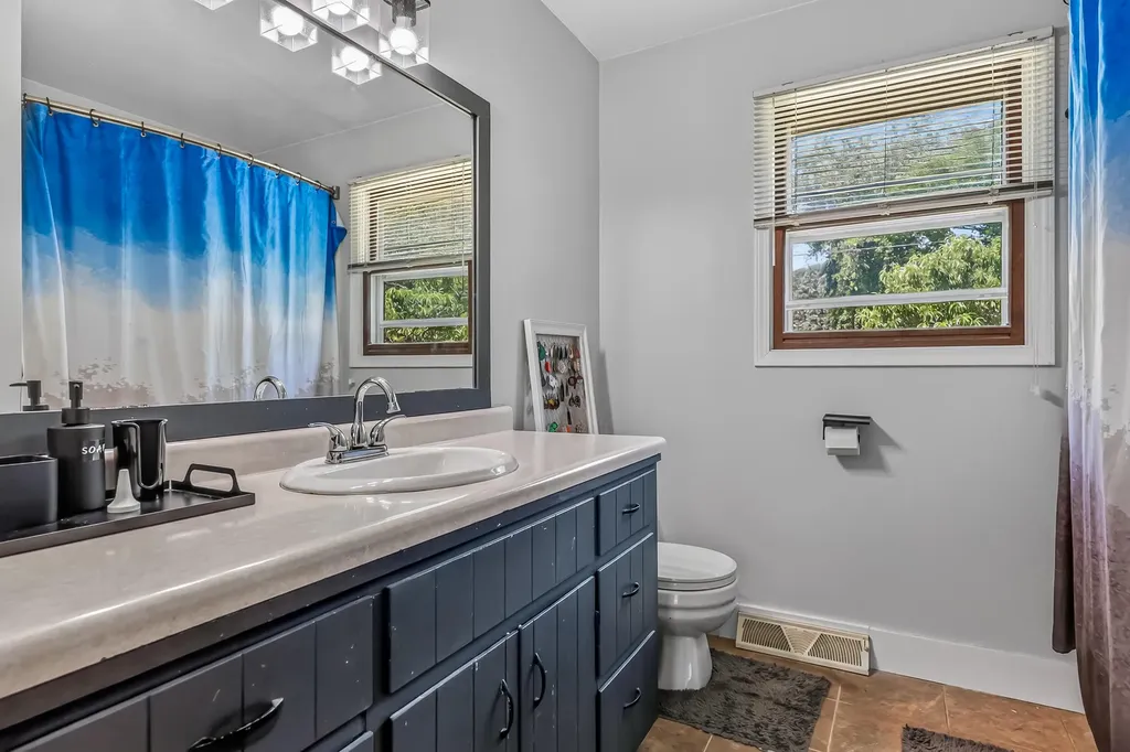 338 N Jefferson Street Holland Charter Township MI 49464