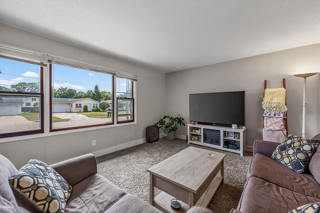 338 N Jefferson Street Holland Charter Township MI 49464