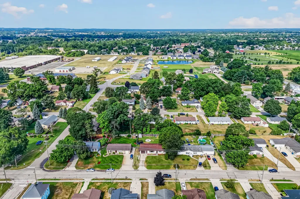 338 N Jefferson Street Holland Charter Township MI 49464