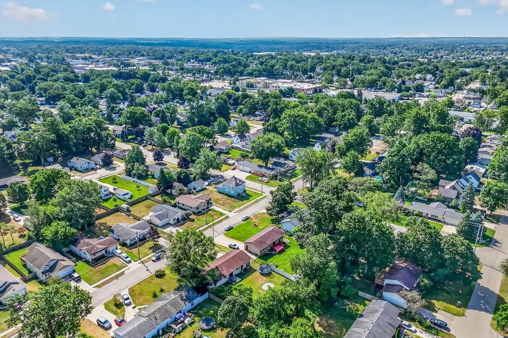 338 N Jefferson Street Holland Charter Township MI 49464