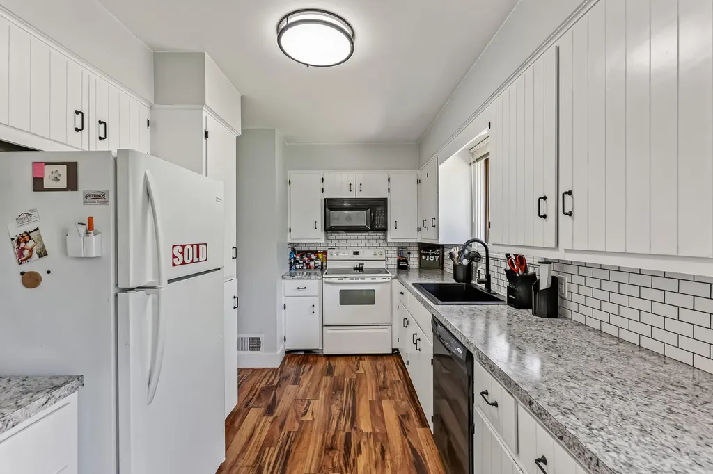 338 N Jefferson Street Holland Charter Township MI 49464