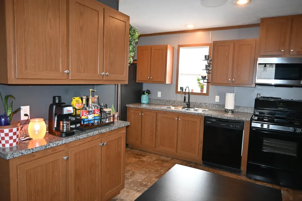 1463 Kenora Street Norton Shores City MI 49444