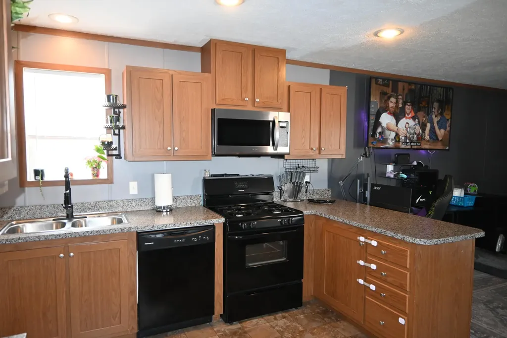 1463 Kenora Street Norton Shores City MI 49444