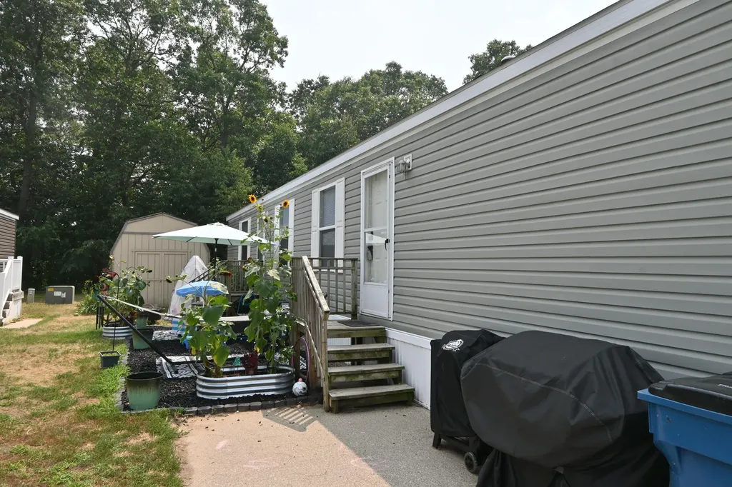 1463 Kenora Street Norton Shores City MI 49444
