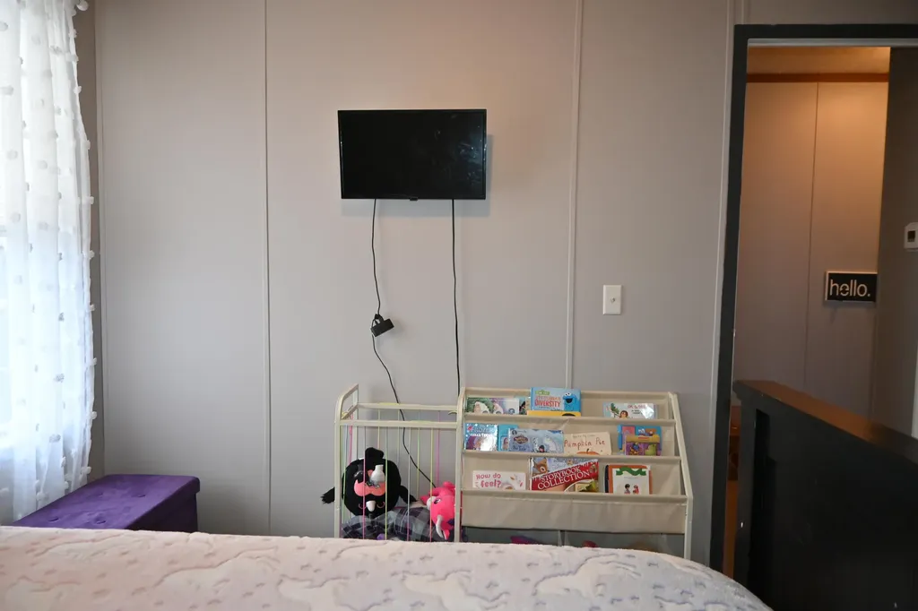 1463 Kenora Street Norton Shores City MI 49444