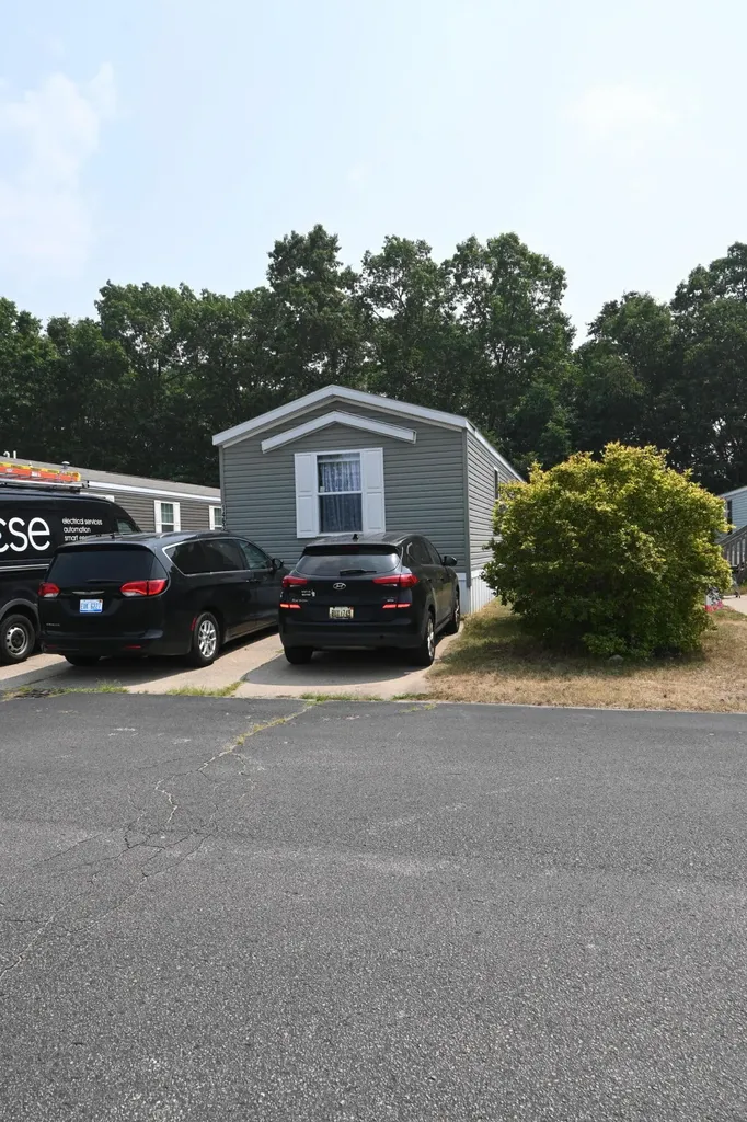 1463 Kenora Street Norton Shores City MI 49444