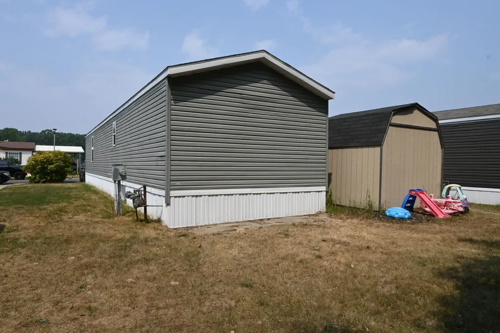 1463 Kenora Street Norton Shores City MI 49444
