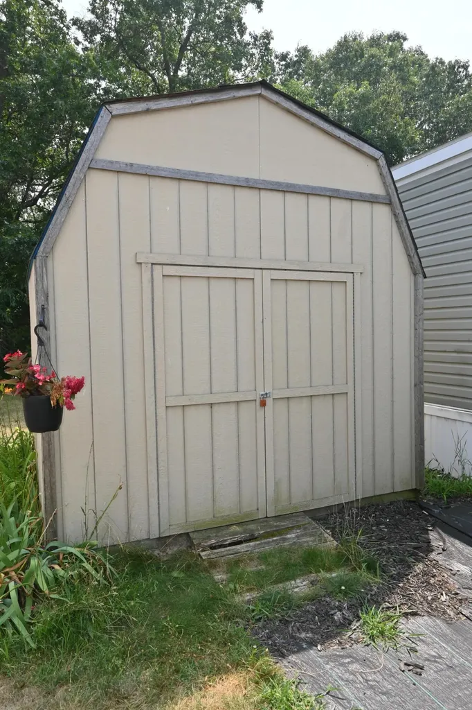 1463 Kenora Street Norton Shores City MI 49444