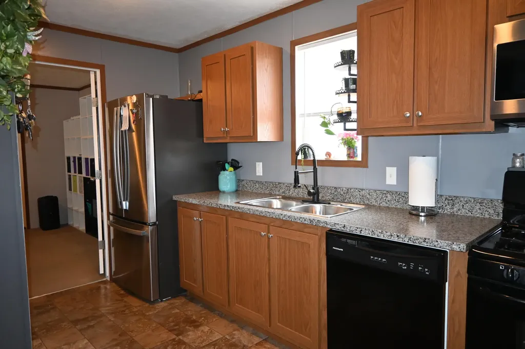 1463 Kenora Street Norton Shores City MI 49444