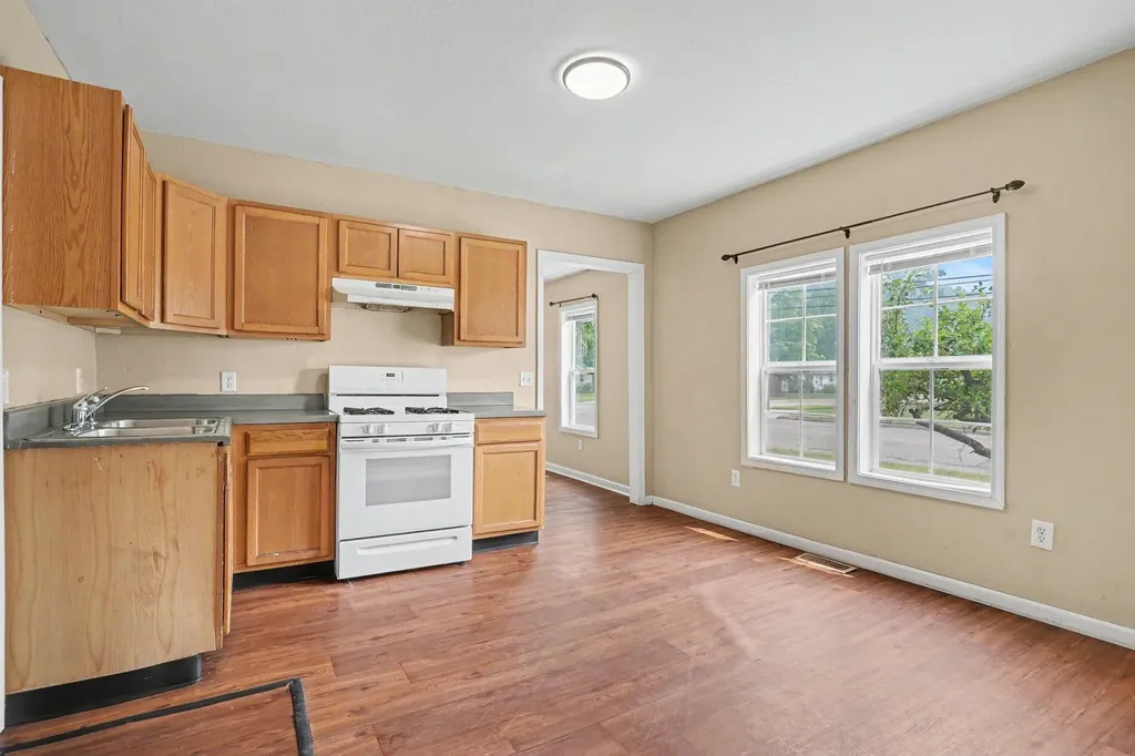 2409 Crozier Avenue Muskegon City MI 49441