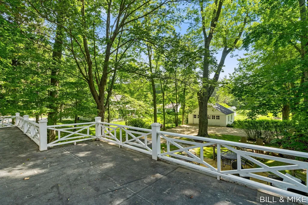 321 Lakeshore Drive Unknown City MI 49406