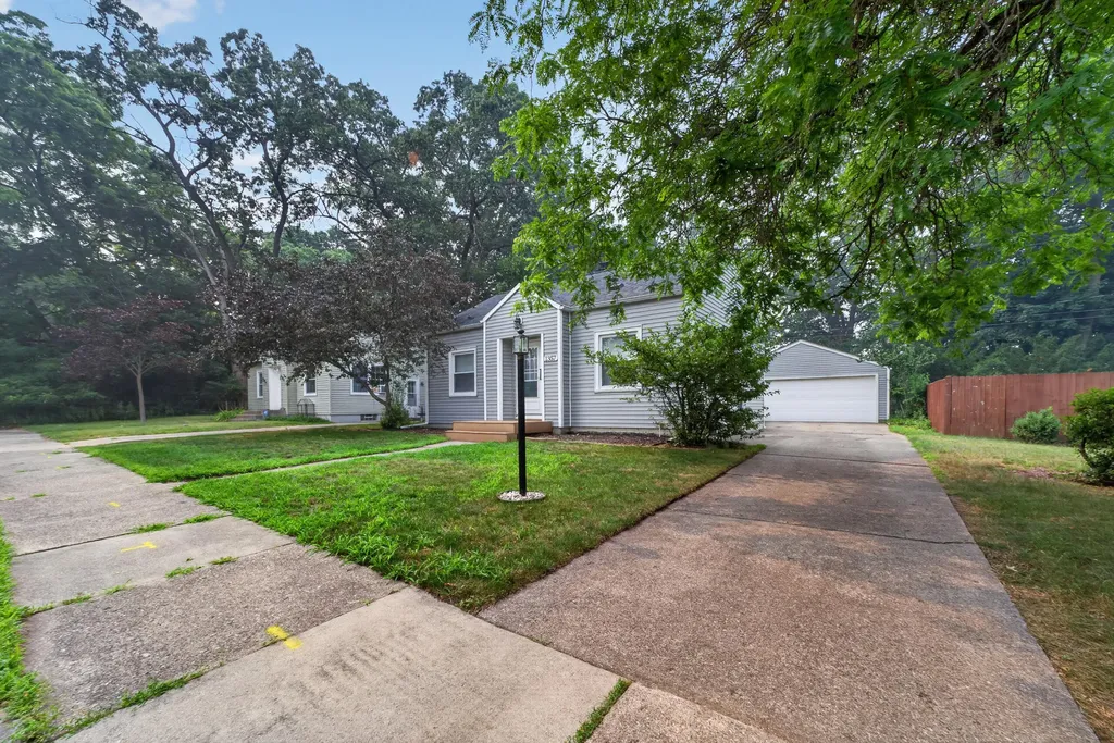 1357 Montague Avenue Muskegon City MI 49441