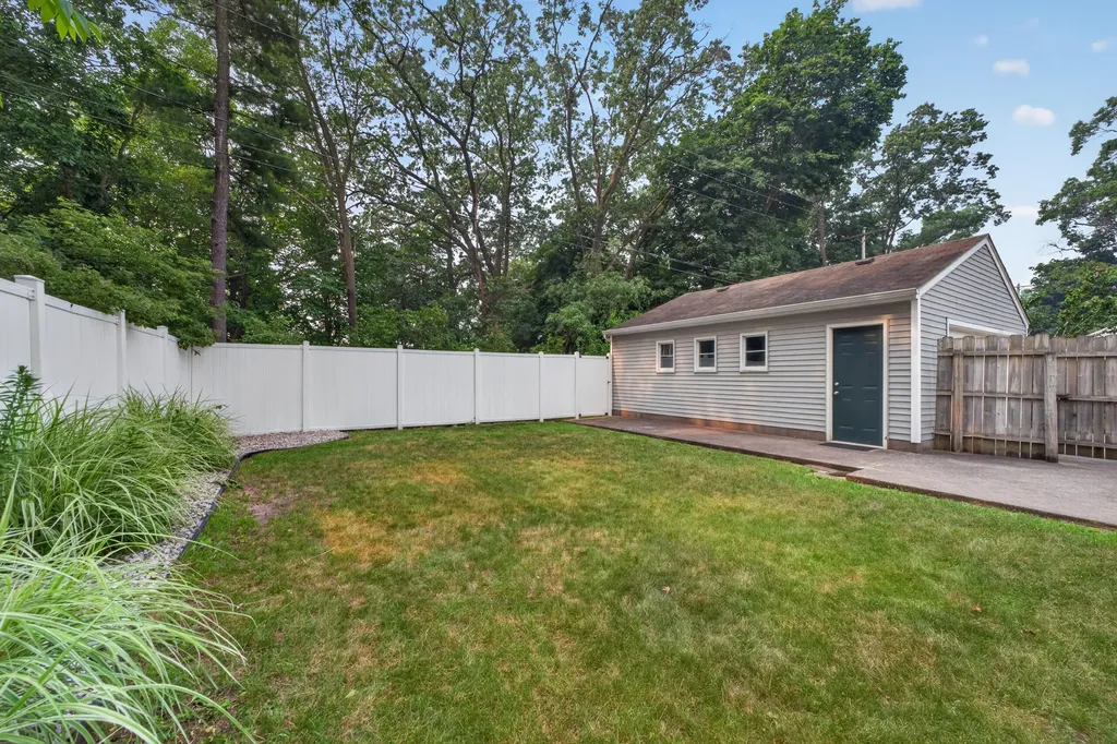 1357 Montague Avenue Muskegon City MI 49441