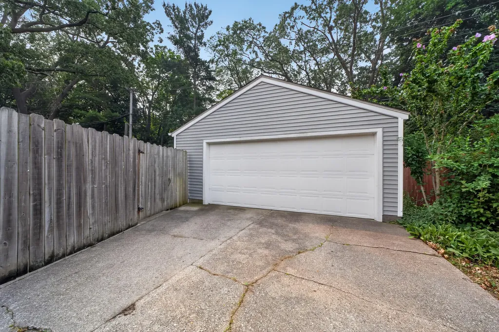 1357 Montague Avenue Muskegon City MI 49441
