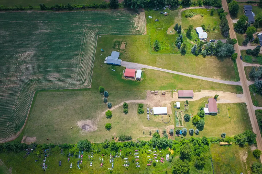 8565 S Cornwell Avenue Clare City MI 48617