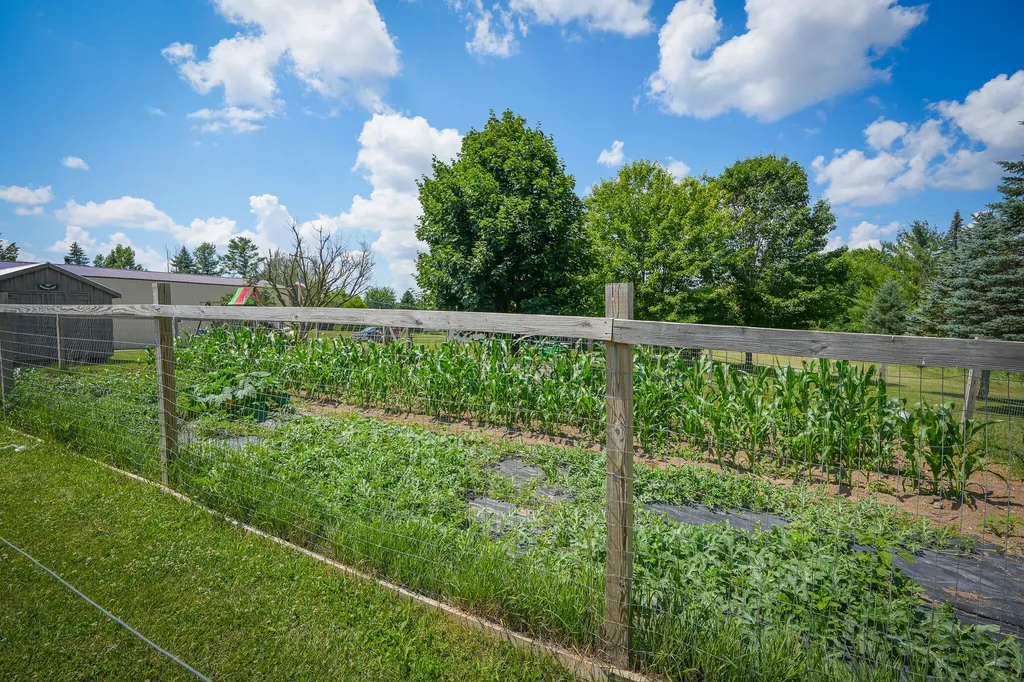 8565 S Cornwell Avenue Clare City MI 48617