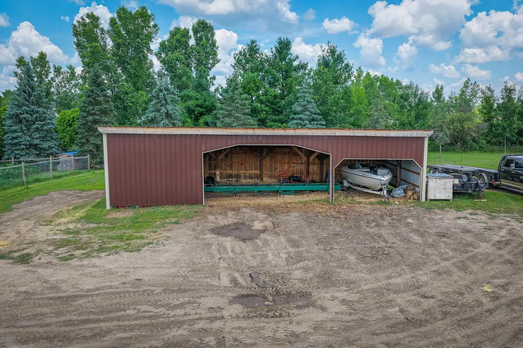 8565 S Cornwell Avenue Clare City MI 48617