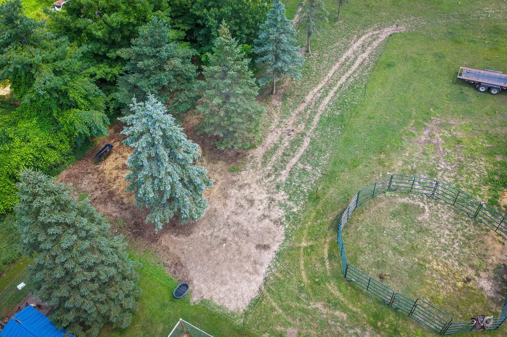 8565 S Cornwell Avenue Clare City MI 48617
