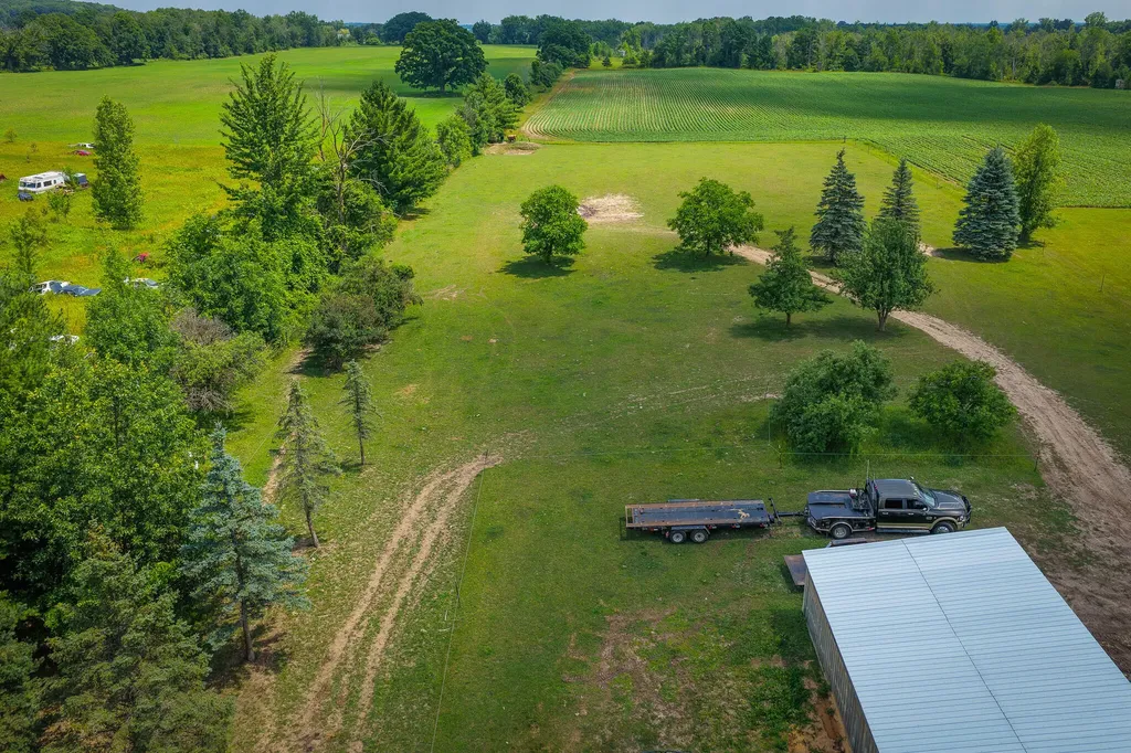 8565 S Cornwell Avenue Clare City MI 48617