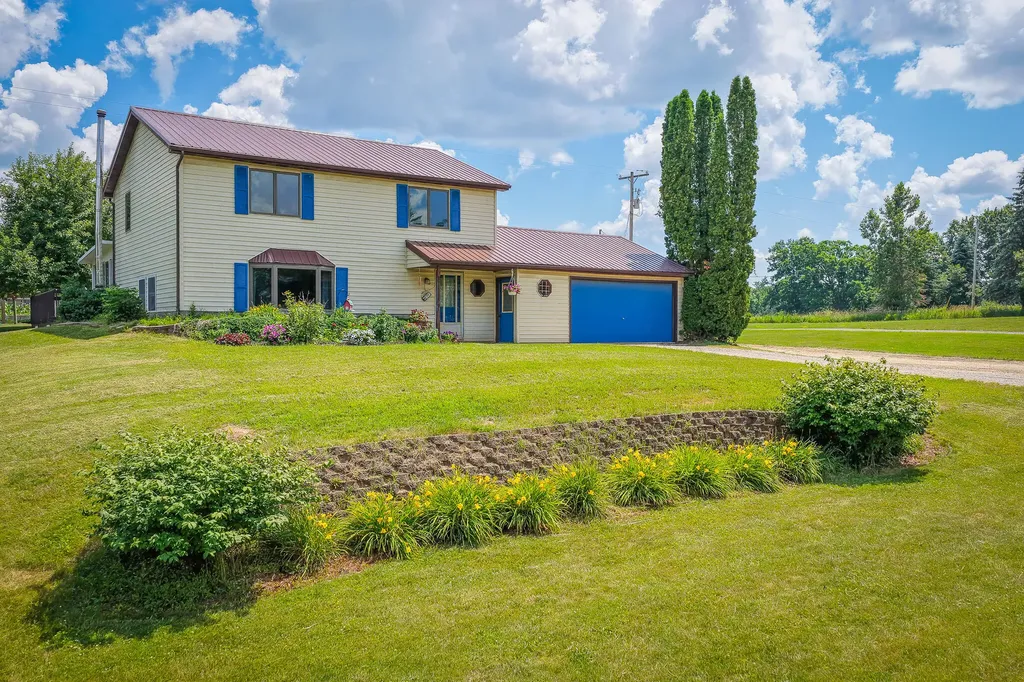8565 S Cornwell Avenue Clare City MI 48617