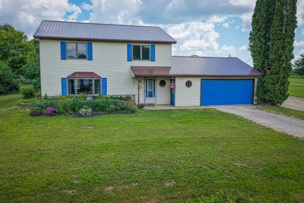 8565 S Cornwell Avenue Clare City MI 48617