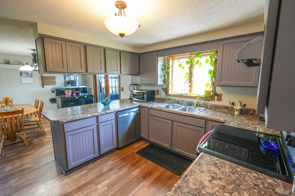 8565 S Cornwell Avenue Clare City MI 48617