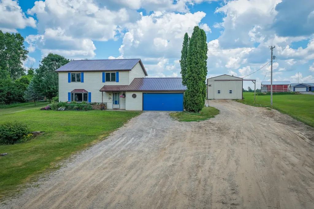 8565 S Cornwell Avenue Clare City MI 48617