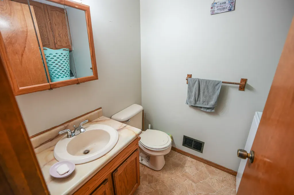 8565 S Cornwell Avenue Clare City MI 48617