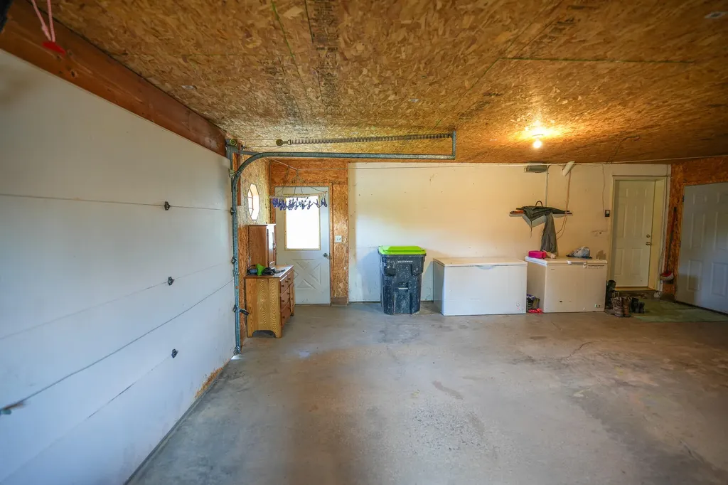 8565 S Cornwell Avenue Clare City MI 48617