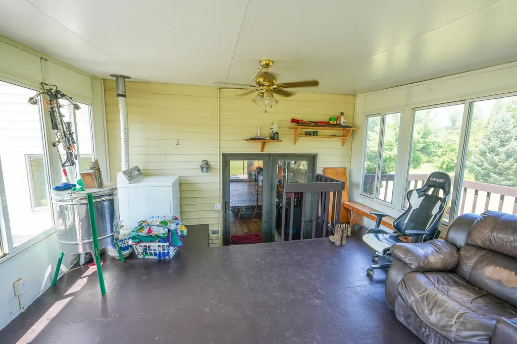 8565 S Cornwell Avenue Clare City MI 48617