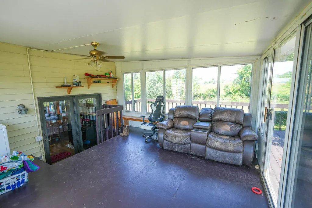 8565 S Cornwell Avenue Clare City MI 48617