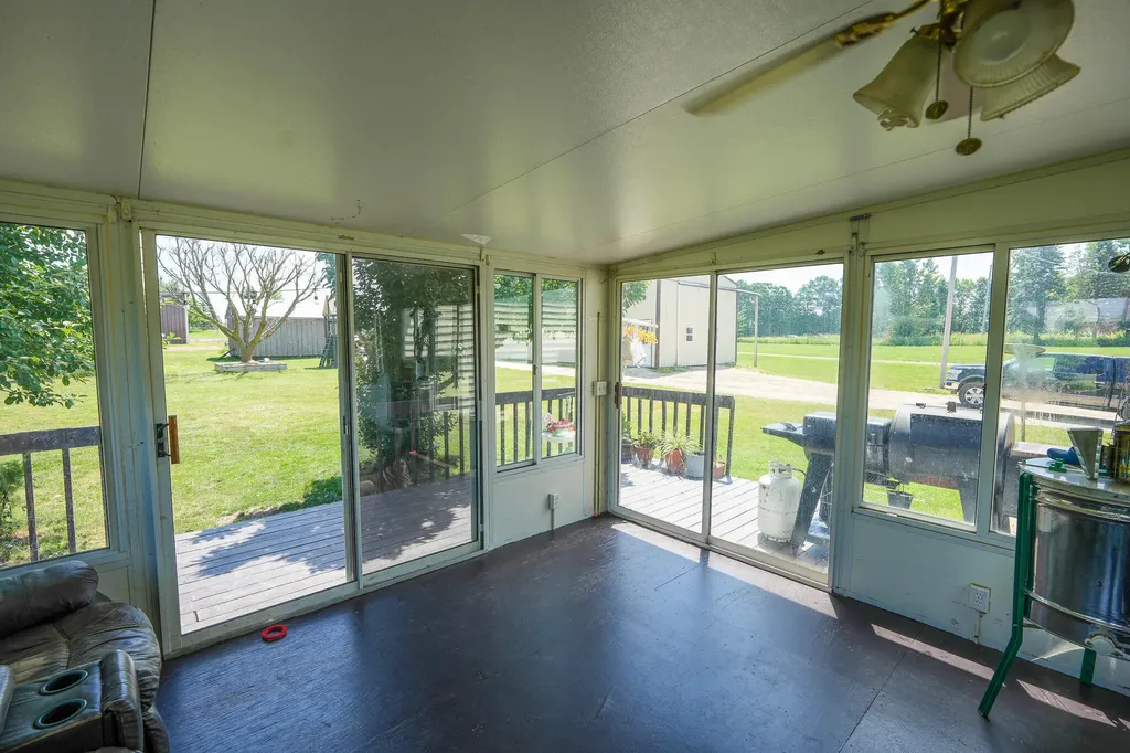 8565 S Cornwell Avenue Clare City MI 48617
