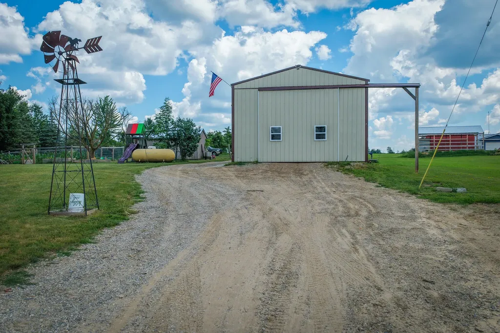 8565 S Cornwell Avenue Clare City MI 48617