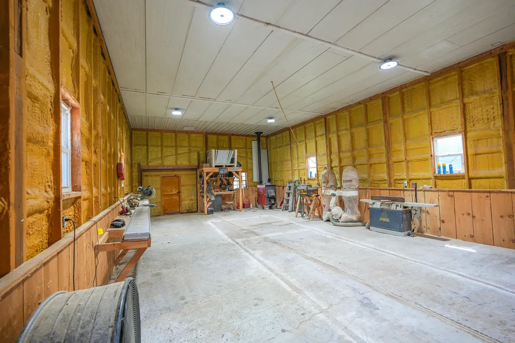 8565 S Cornwell Avenue Clare City MI 48617
