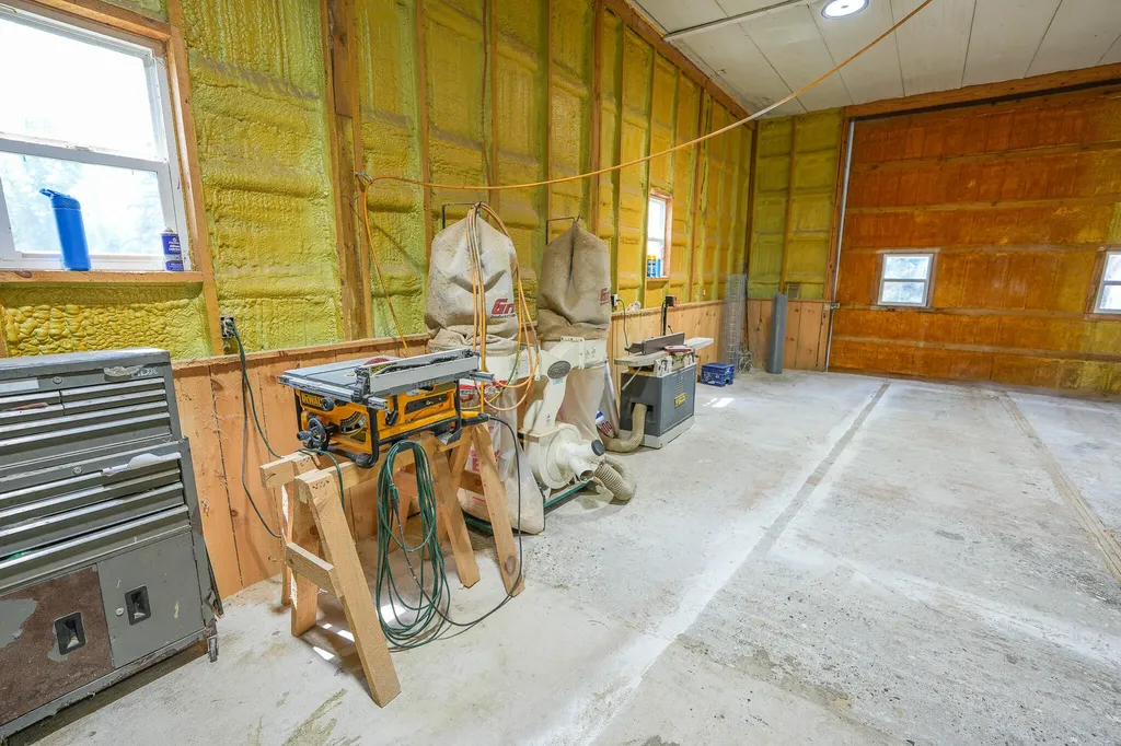 8565 S Cornwell Avenue Clare City MI 48617