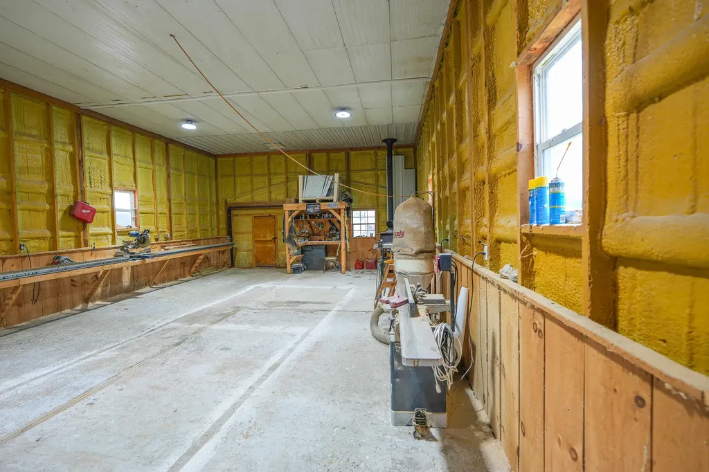8565 S Cornwell Avenue Clare City MI 48617