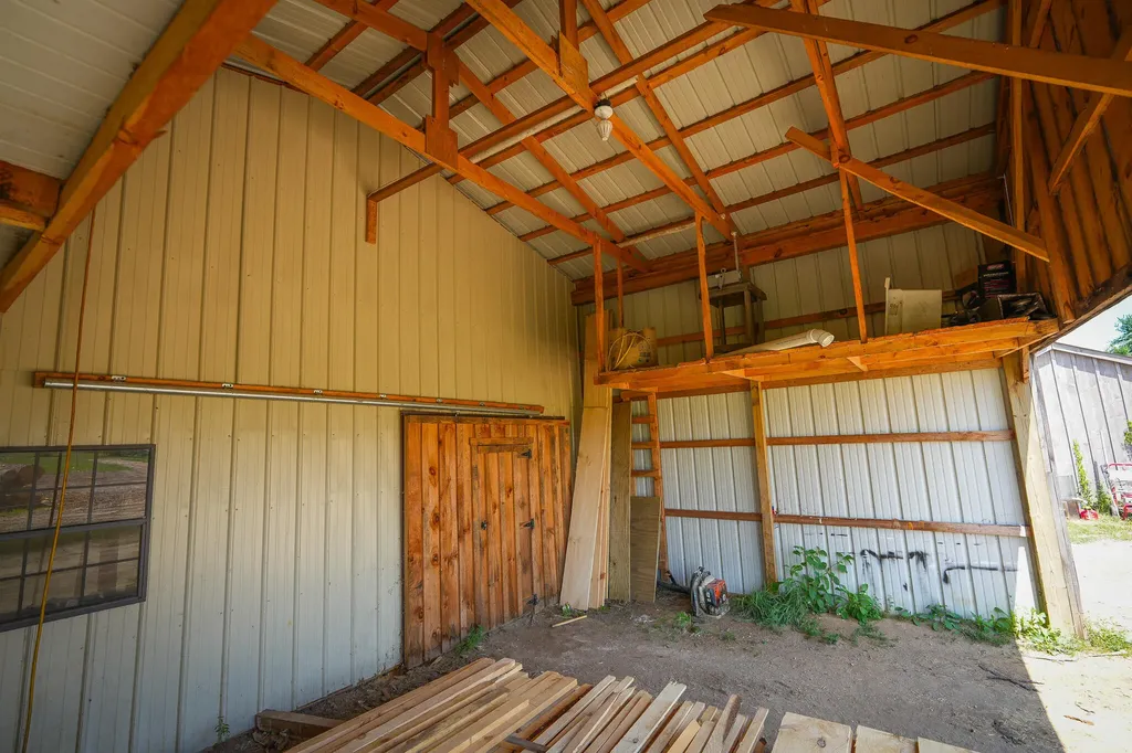 8565 S Cornwell Avenue Clare City MI 48617