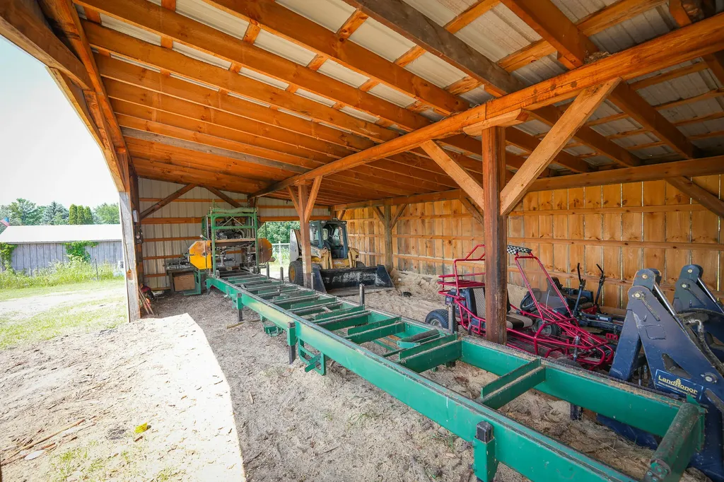 8565 S Cornwell Avenue Clare City MI 48617