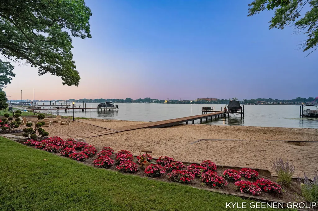 620 Lawn Avenue Holland Charter Township MI 49424