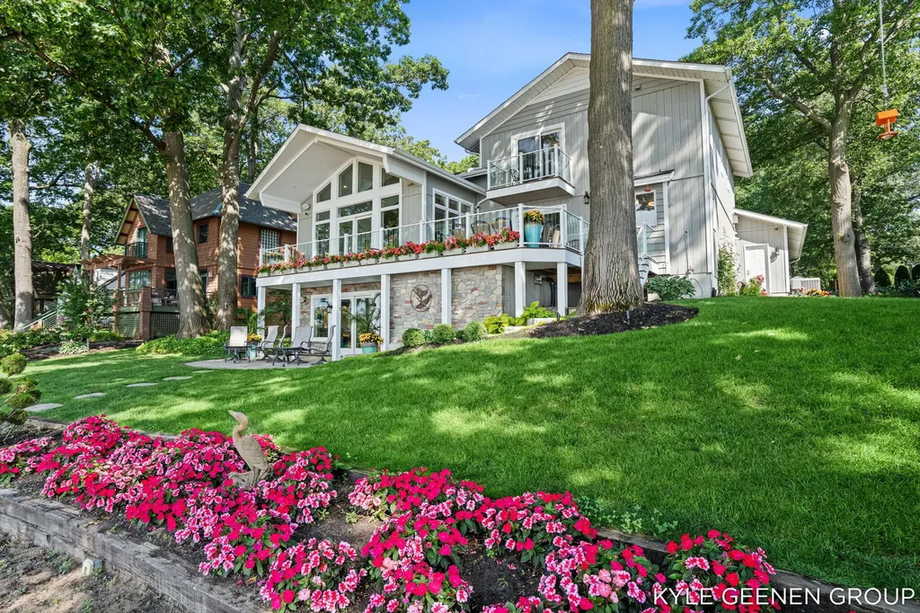 620 Lawn Avenue Holland Charter Township MI 49424