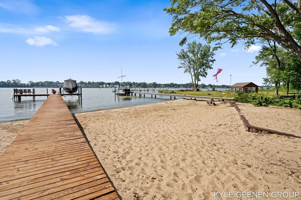 620 Lawn Avenue Holland Charter Township MI 49424