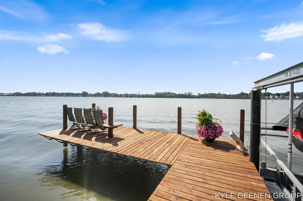 620 Lawn Avenue Holland Charter Township MI 49424