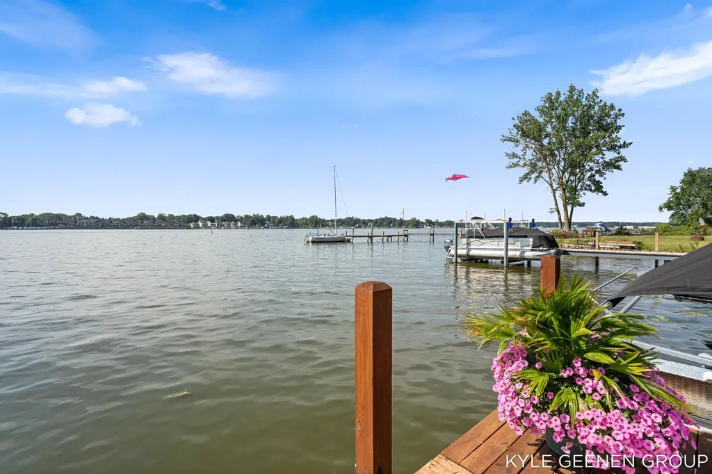 620 Lawn Avenue Holland Charter Township MI 49424