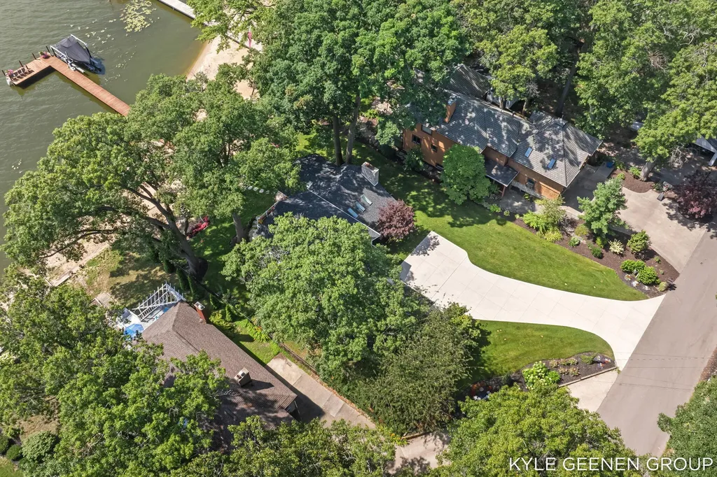 620 Lawn Avenue Holland Charter Township MI 49424