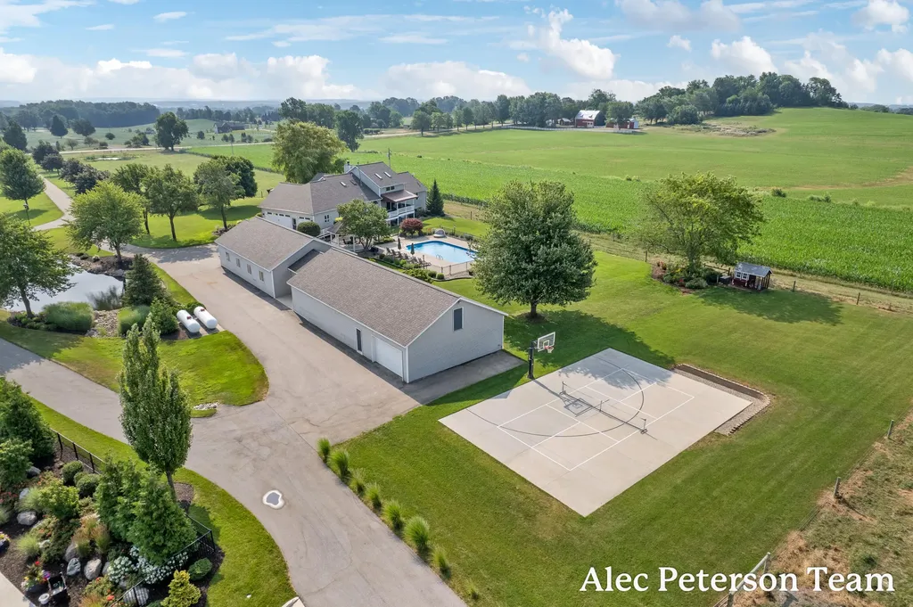 2807 8th Avenue SW Jamestown Charter Township MI 49315
