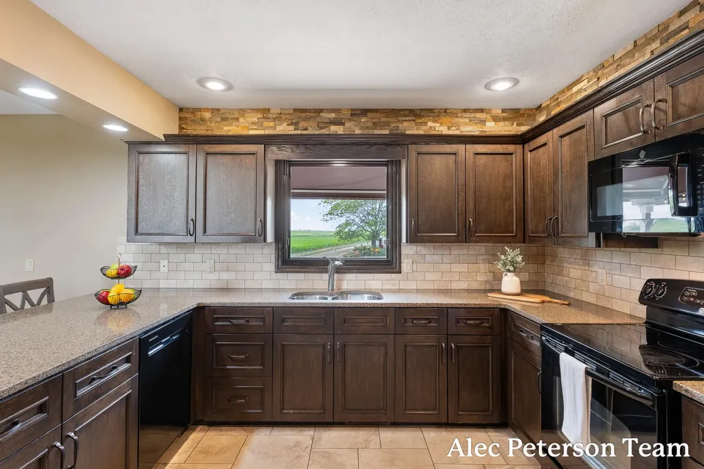 2807 8th Avenue SW Jamestown Charter Township MI 49315