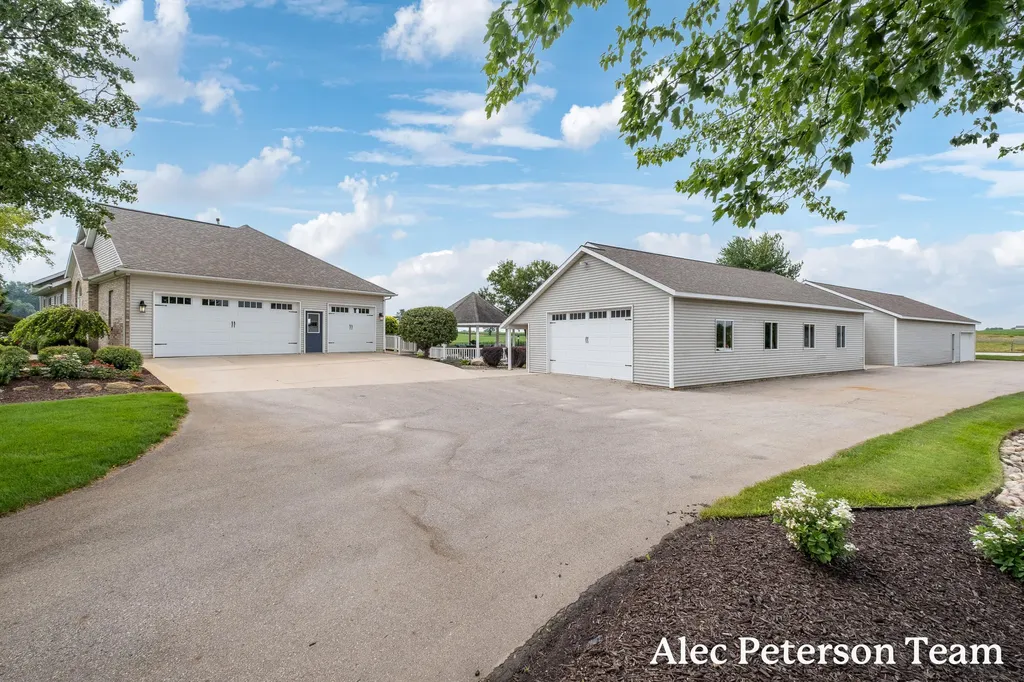 2807 8th Avenue SW Jamestown Charter Township MI 49315